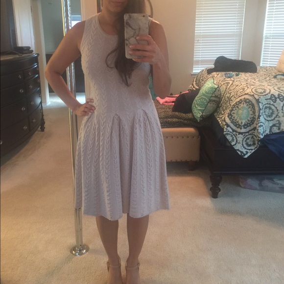 BCBG, size small tan dress, perfect condition - Picture 2 of 4