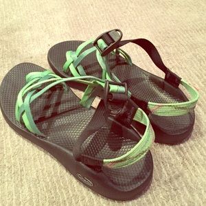 Size 11 chacos sandals