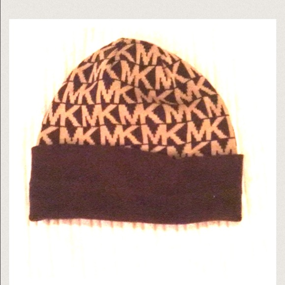 Michael Kors Winter Scarf & Hat Set - Picture 1 of 1