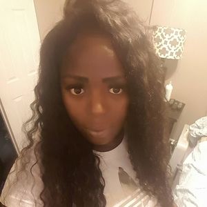 Meet your Posher, Elaina