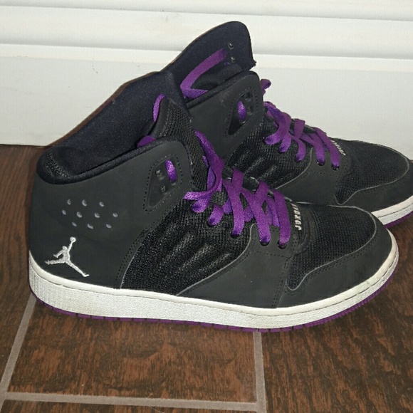 Girl Jordan's size 6Y