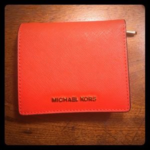 SALE!🎉Michael Kors Jet Set Travel Wallet