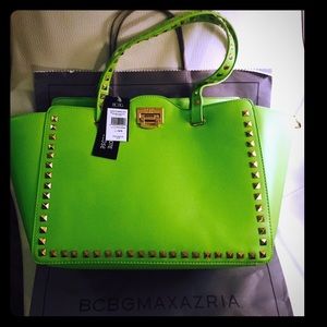 🆕 Final Price New Apple Green BCBG Squared Stud