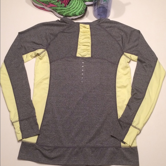 Running 🏃🏻 shirt light citron and grey - Picture 2 of 3