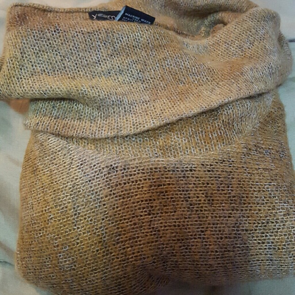 Poncho Style Dolman shirt 🛇Donated🛇