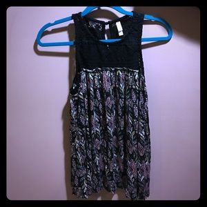 Floral Tank Top with Lace Neck