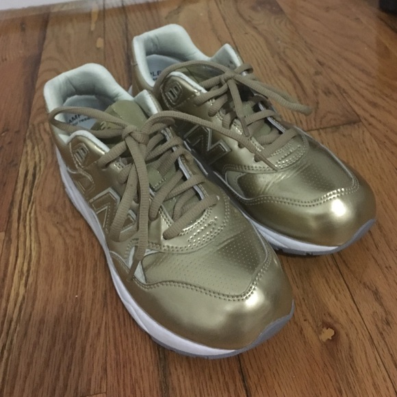 New Balance Gold metallic sneakers