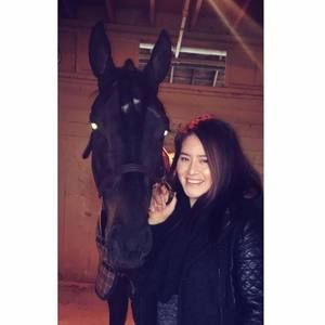 Meet your Posher, Daniela