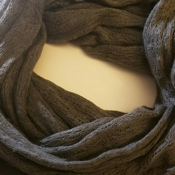 Soft & Large Grey Knit Infinity Scarf -Barely Worn - Picture 2 of 4