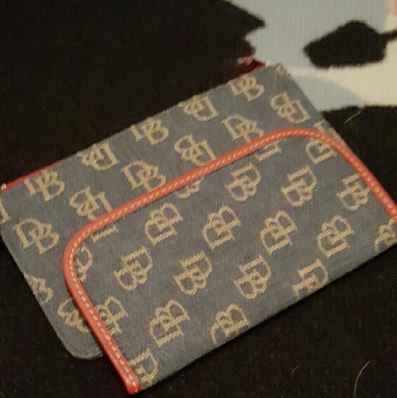 🌟🌟Wristlet and Sunglasses Case🌟🌟