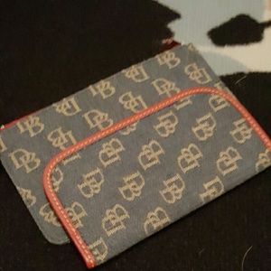 🌟🌟Wristlet and Sunglasses Case🌟🌟