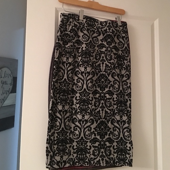 Jolt-Black and gray damask pencil skirt