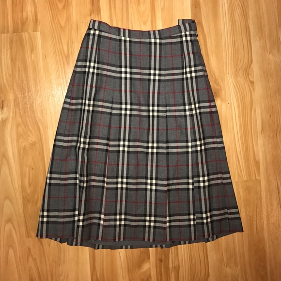 Vintage Burberry 👗 altered to fit 27inch waist