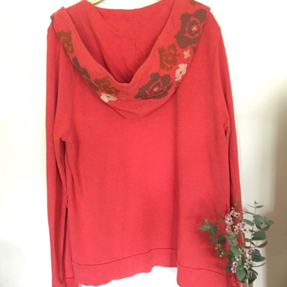 🎈S A L E🎈FridaySaturday Sewing Club Hoodie - Picture 4 of 4