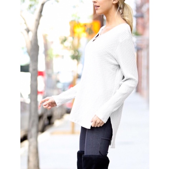 Crisp White Tunic - Picture 3 of 4