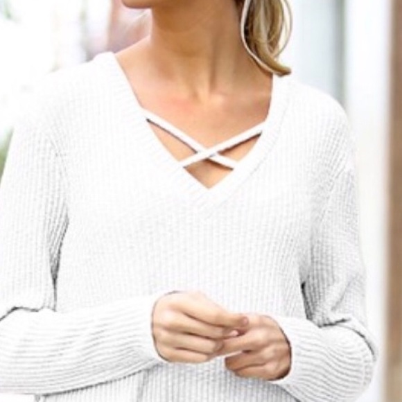 Crisp White Tunic - Picture 4 of 4