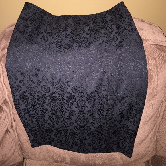 Black mossimo pencil skirt size 6