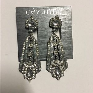 Beautiful silver earrings NWT