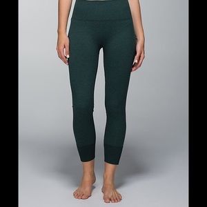 LuLuLemon ebb to street 7/8 pants. Sz 8