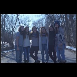 Meet your Posher, Ella