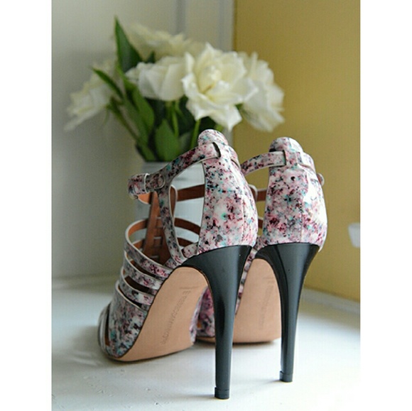 1DAY-SALE: Rebecca Minkoff Floral Patent Heel - Picture 2 of 4