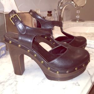 T-strap clogs with stud detail