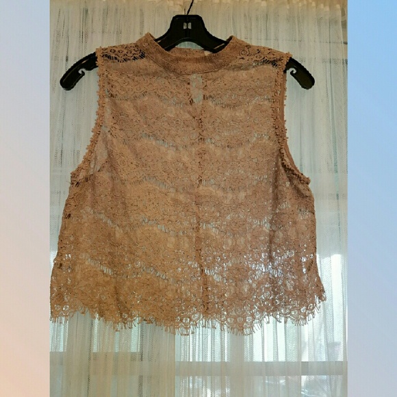 Flower lace crop top