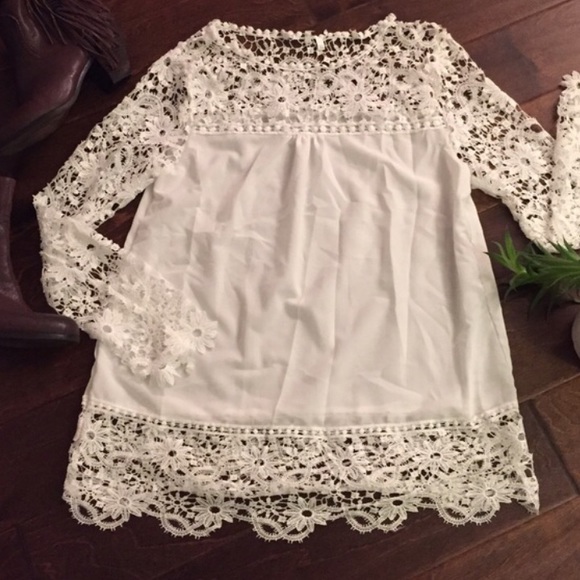 💕 HOST PICK 💕 White Baby Doll Top Crochet Trim - Picture 2 of 3