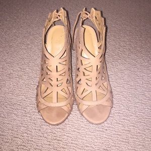 Nude thick sandal heals