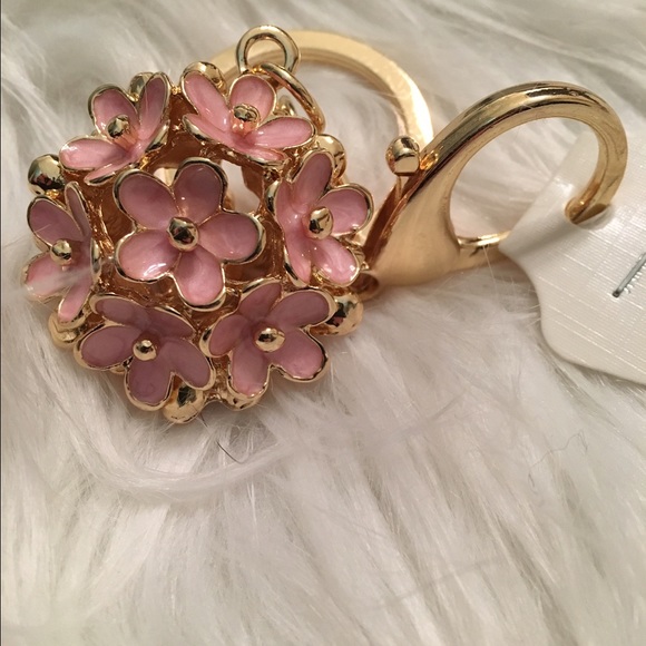 NWT Little Daisy's key chain