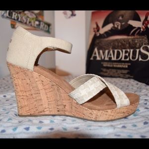 TOMS Woman's Wedge Shoe -6.5