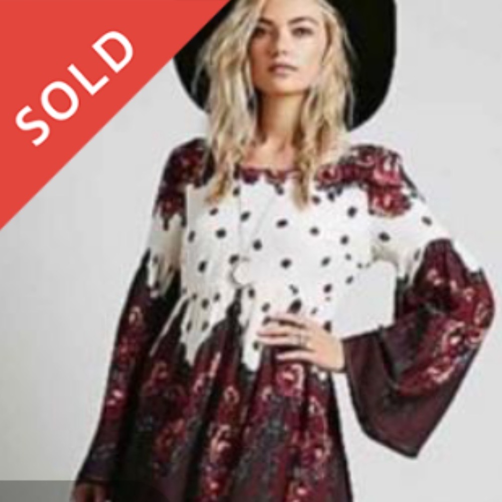 ‼️SOLD‼️floral low back wide sleeve dress. 🍁