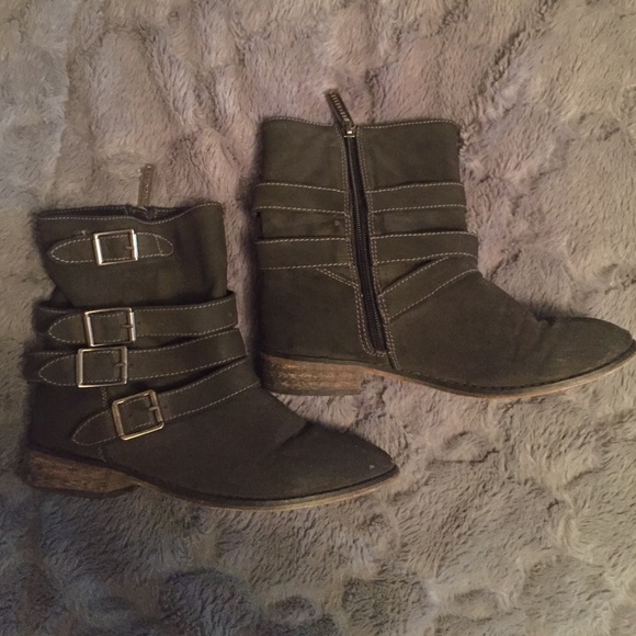 Grey short booties