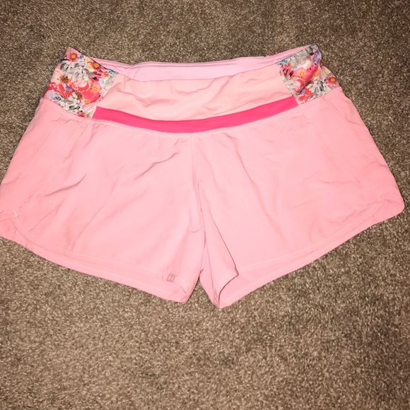 Size 6 Lululemon runtimes!