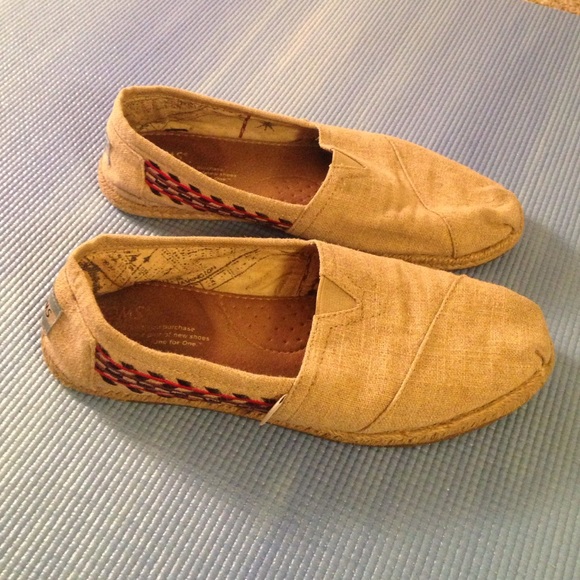 Burlap toms with embroidery