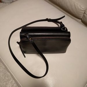 Madewell twin-pouch crossbody bag in true black