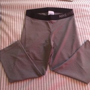 Nike pro capris