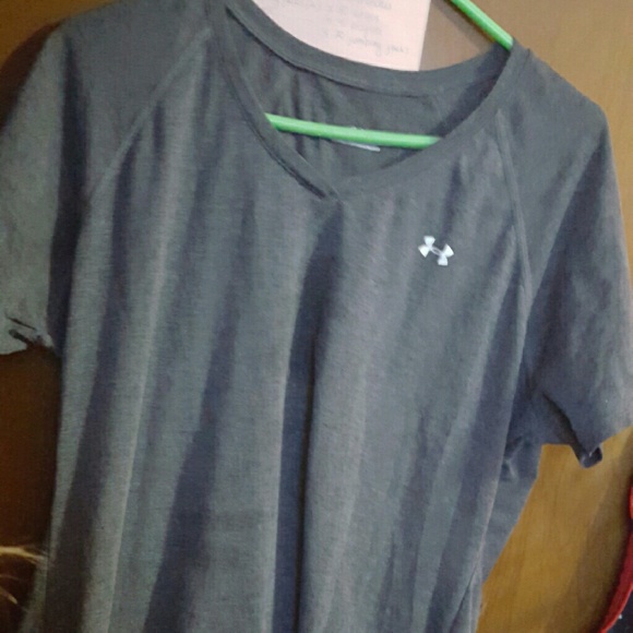 V-neck loose fit