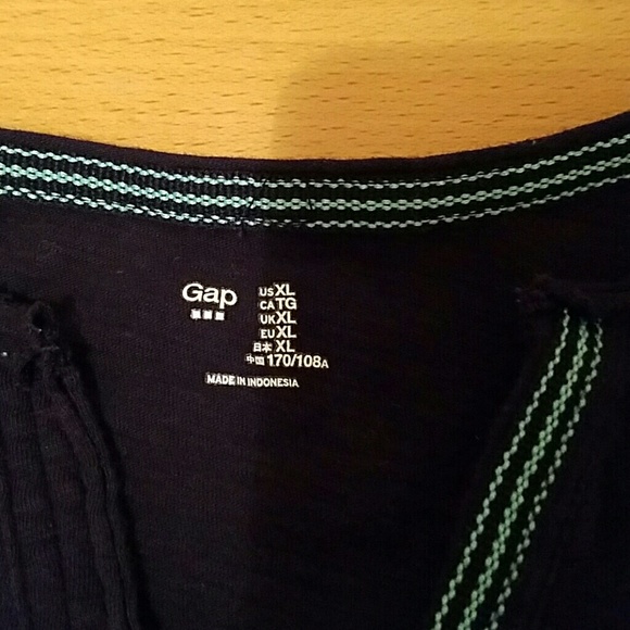 GAP TOP - Picture 2 of 4