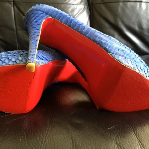 Christian Louboutin - Picture 4 of 4
