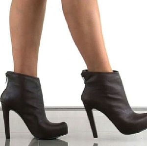 BCBG Ankle boot