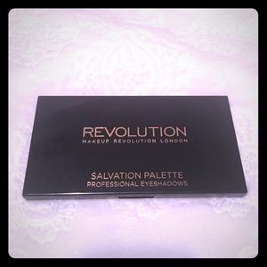 Makeup Revolution London- Salvation Palette