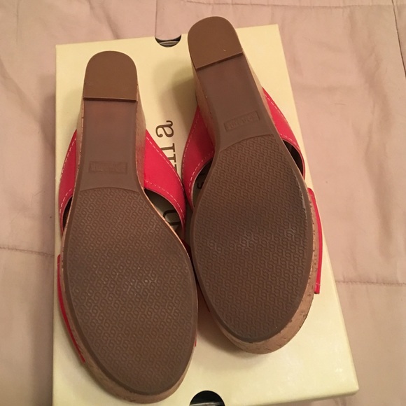 Wedges - Picture 4 of 4