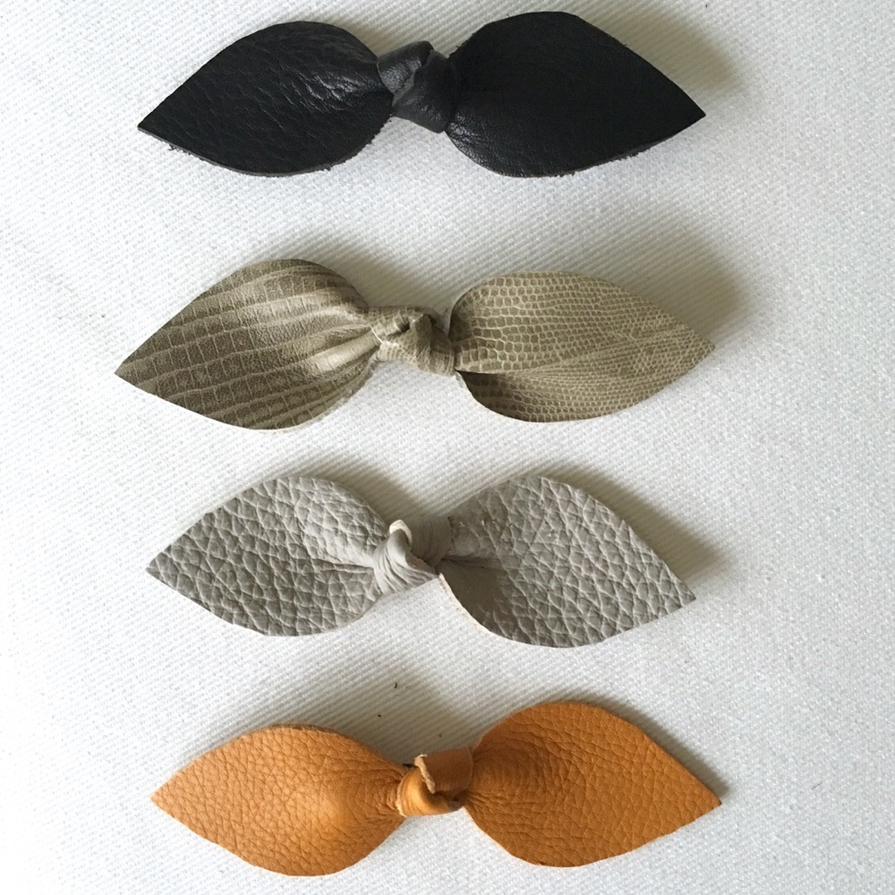 1 New genuine leather handmade girls' hair bow