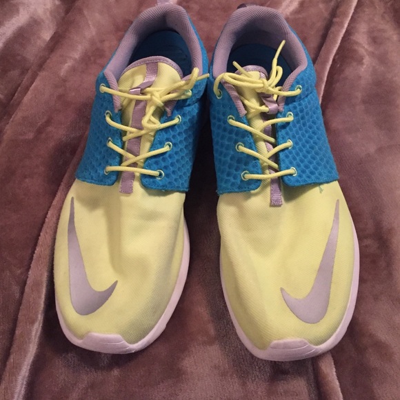 Men's Nike Special Addition Roshe Runs