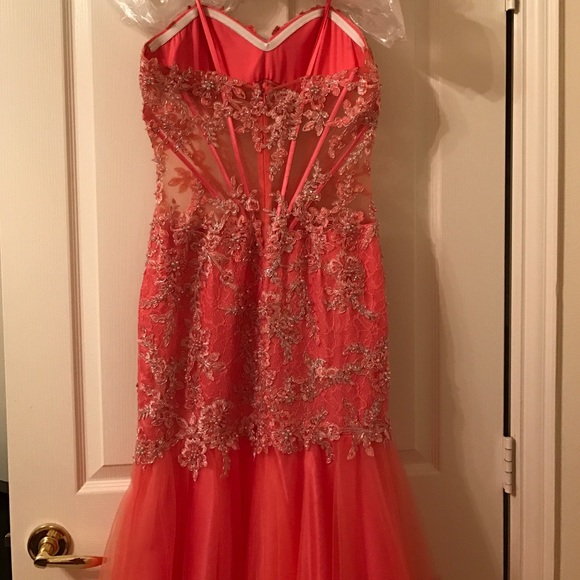 Pink formal gown - Picture 4 of 4