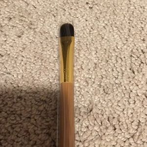 tarte Makeup - Tarte eyeshadow brush. Brand new. tarte Makeup - Tarte eyeshadow brush. Brand new.