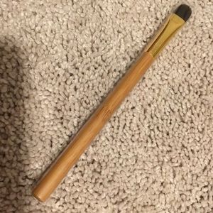 tarte Makeup - Tarte eyeshadow brush. Brand new. tarte Makeup - Tarte eyeshadow brush. Brand new.