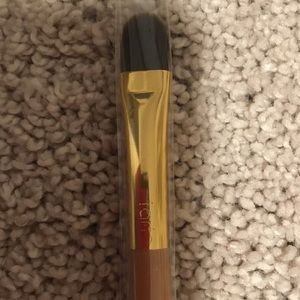 tarte Makeup - Tarte eyeshadow brush. Brand new. tarte Makeup - Tarte eyeshadow brush. Brand new.