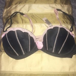 Victoria's secret bra
